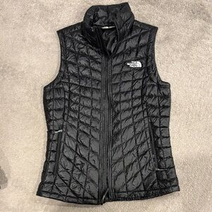 The North Face Women's Black thin Puffer Vest